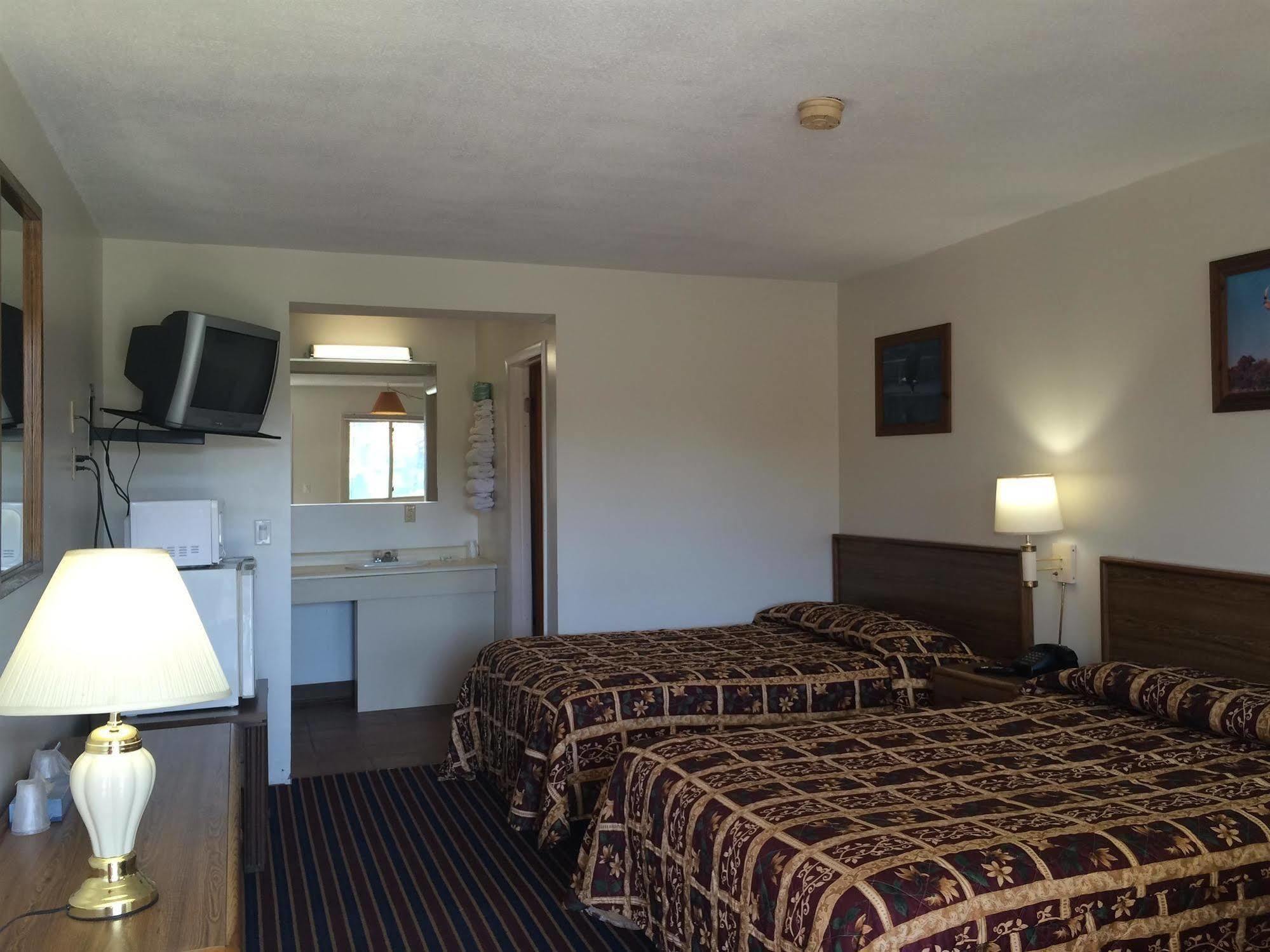 Port Lodge Motel Pulaski Buitenkant foto